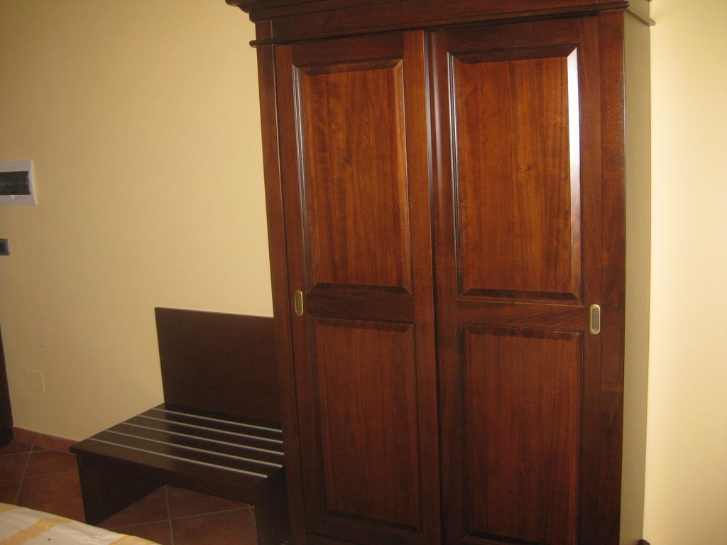 Agritursmo Montesalerno Villa Diamante Room photo